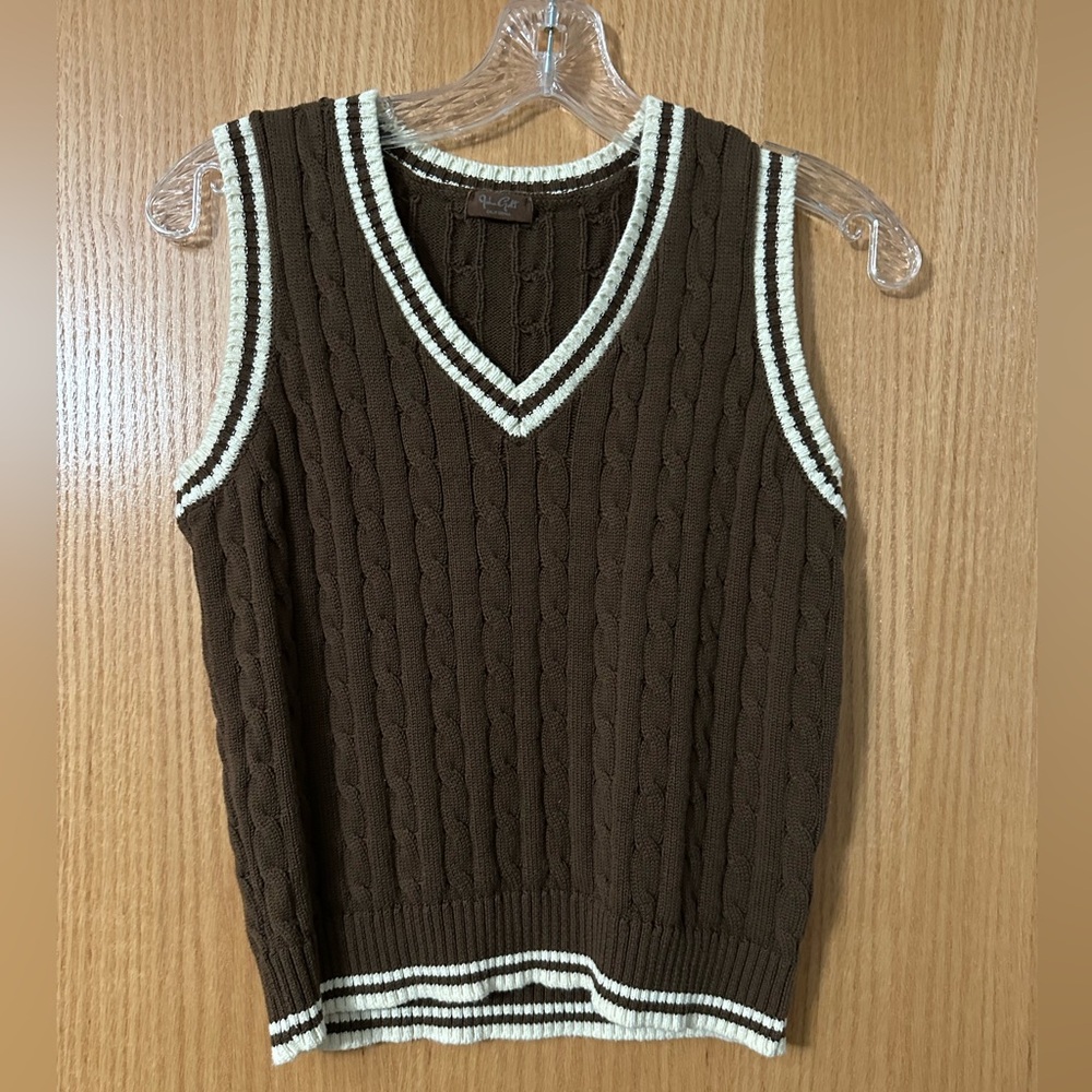 Brandy Melville (John Galt) - Brown Knit Vest with White Trim